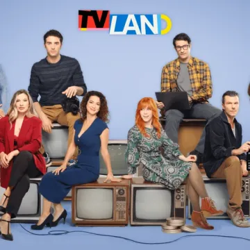 «TV Land» – Ο Θοδωρής Αθερίδης επιμένει και ένα στοιχειωμένο πορτρέτο αναστατώνει την R.E.M.