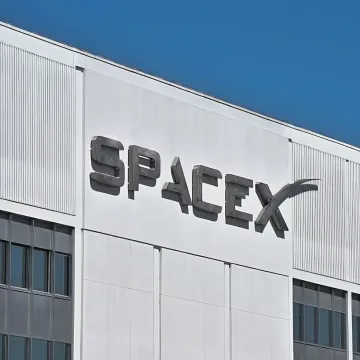 Φρενίτιδα στα social για την IPO της SpaceX